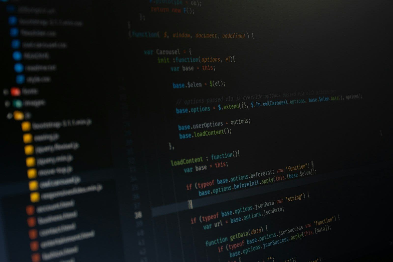 [syncsoft-auto][src:unsplash|id:1547954575-855750c57bd3] Analytics on a laptop comparing markets — nearshoring versus offshoring data-driven cost and risk in 2026