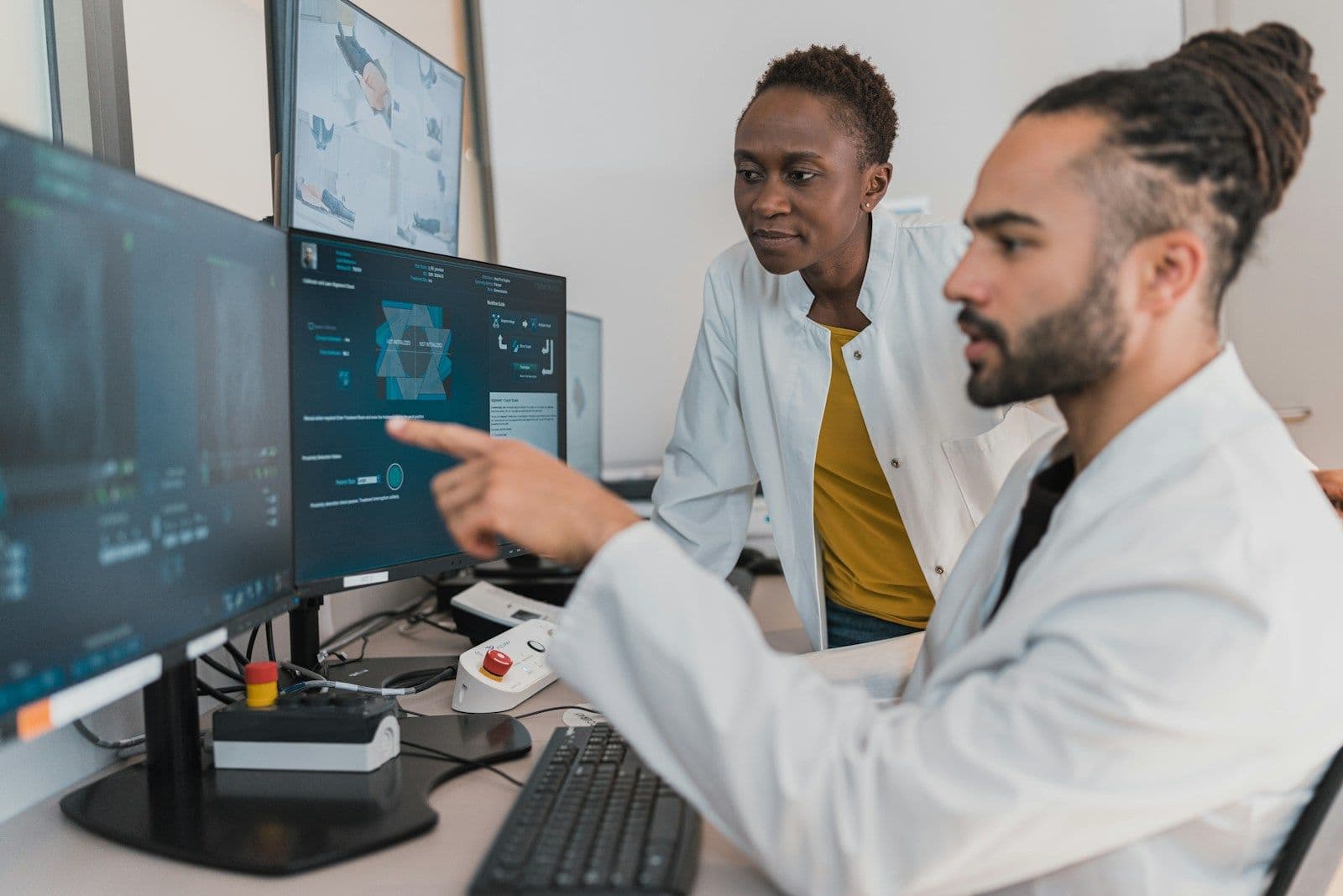 [syncsoft-auto][src:unsplash|id:1666214280391-8ff5bd3c0bf0] Healthcare BPO 2026 — HIPAA-compliant AI agents and credentialed clinical reviewers in a regulated revenue-cycle pipeline for payers, providers, and pharma
